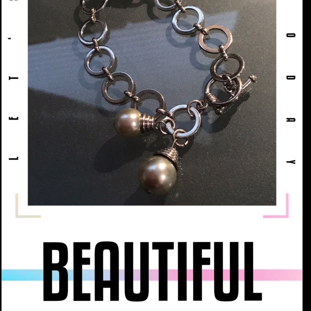 Pearlized Beads Accent Circular Link Bracelet - 7”